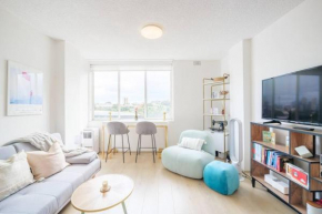 2 Bedroom Water Views Edgecliff Harbour Apartment, Sydney